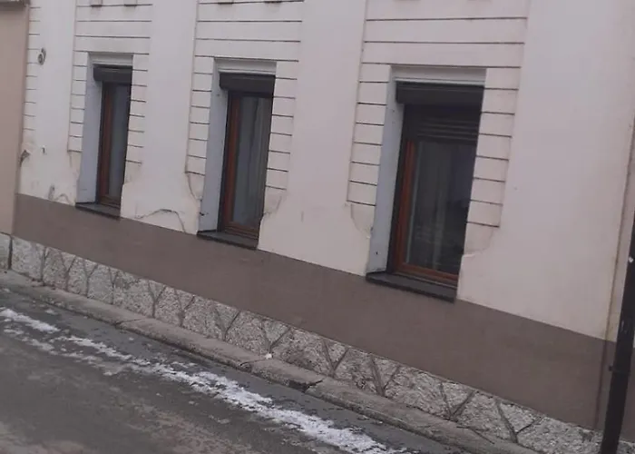 Luni * トラヴニク