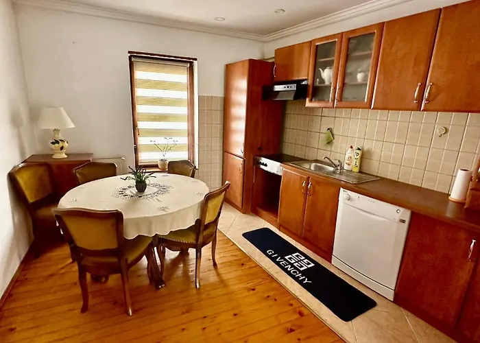 Luni アパート トラヴニク