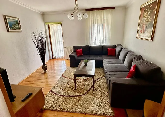 Luni アパート トラヴニク